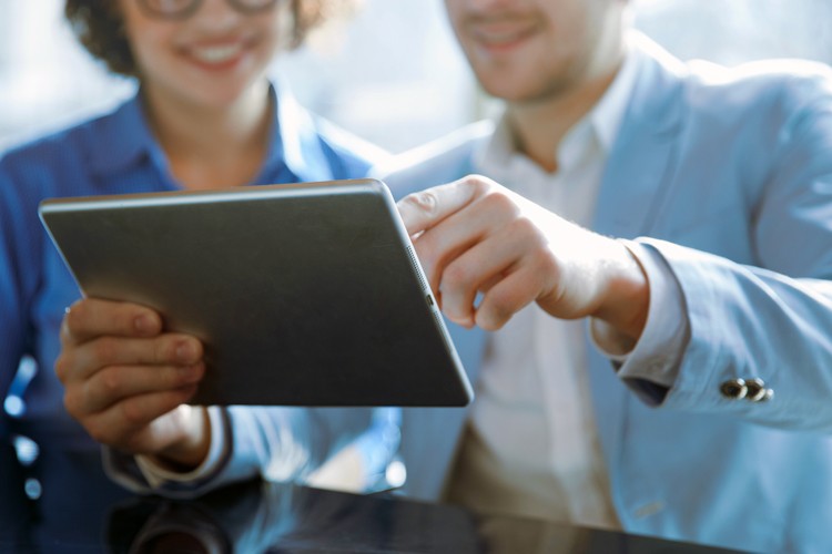 Investir internet numerique Comment investir dans le numerique